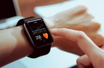 Which Features Should You Look for When Choosing a Smartwatch for Your Needs?